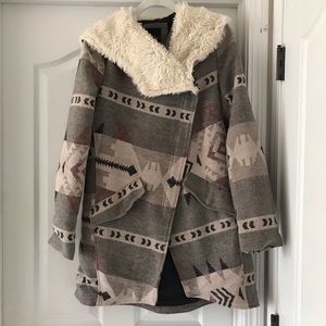 BB Dakota Jackets & Coats - Hooded printed coat w/faux fur BB Dakota Jackets & Coats - Hooded printed coat w/faux fur